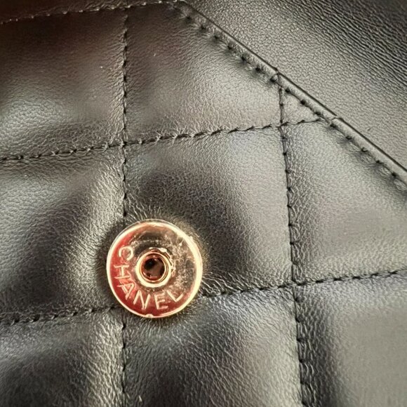 Chanel black leather lambskin leather pocket clutch / laptop sleeve - Picture 4 of 9